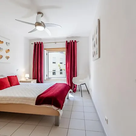 Holiday Home Portimao 波尔蒂芒